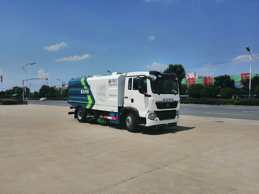 重汽豪沃洗掃車-重汽豪沃18噸洗掃車 重汽豪沃洗掃車-重汽豪沃18噸洗掃車